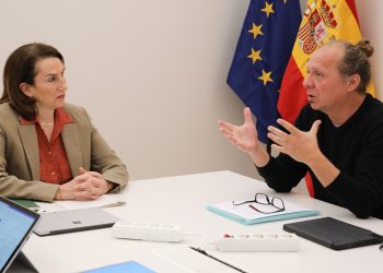 Encuentro entre María Jesús Rodríguez de Sancho y Juanjo Ferrer. Foto: Eivissa i Formentera al Senat