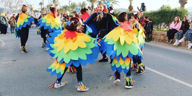 Imagen de una edición anterior de la rúa de Carnaval de Sant Antoni. Foto: Ayuntamiento de Sant Antoni