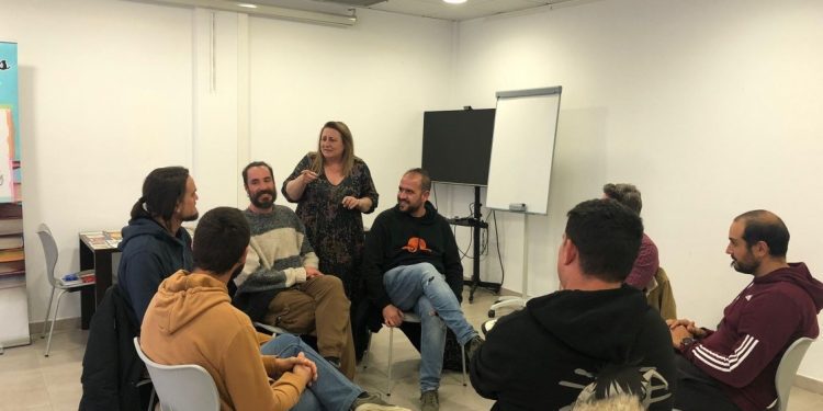 Un momento de una de las sesiones del taller. Foto: Ayuntamiento de Sant Josep