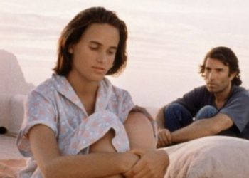 Judith Godrèche, en primer plano, con el director y actor del filme al que acusa de abusos sexuales, Jacques Doillon.