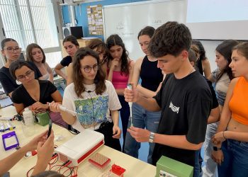 Uno de los talleres impartidos dentro del programa. Imagen FCRI