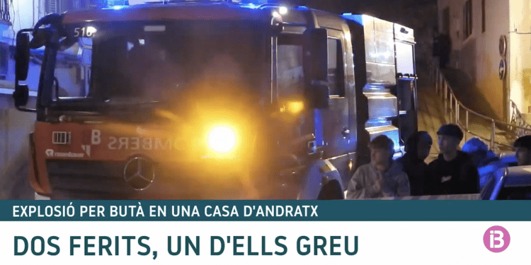 Una imagen de IB3 de la intervención de los bomberos en la explosión.