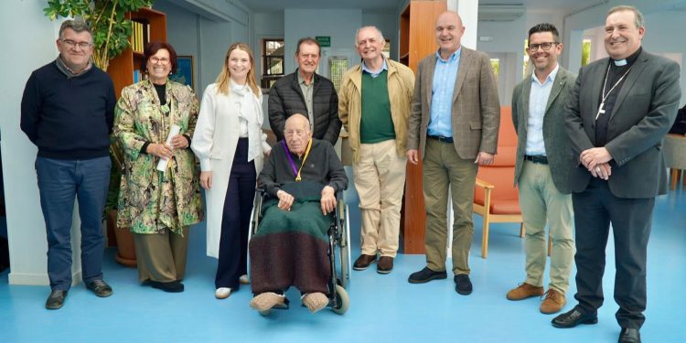 'Murtera', rodeado por las autoridades y Marga Prohens.