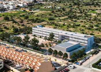 Imagen del nuevo centro, de acuerdo con el anteproyecto presentado el pasado año.
