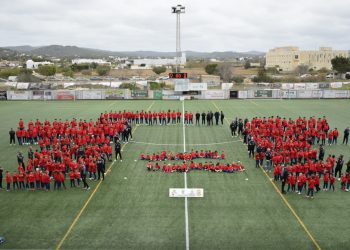 Foto de familia de los diferentes equipos del club.