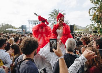 Una imagen de archivo de la espectacular Fiesta de la Primavera de Atzaró.
