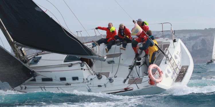 Así vienen los barcos rumbo a Ibiza en una regata que se prevé entretenida, dura y rápida. Foto: La Ruta de la Sal.