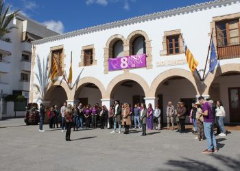 Concentración en Santa Eulària por el 8M en una imagen de achivo. Foto: Ayuntamiento de Santa Eulària