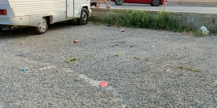 Imagen de un aparcamiento de Puig d'en Valls remitida por  el grupo socialista en el Ayuntamiento de Santa Eulària.