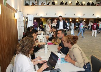 Jornada de entrevistas exprés en el Palacio de Congresos. Fotos: Ayuntamiento de Santa Eulària