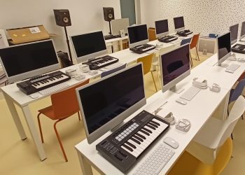 Sala de cursos de producción musical de la Escuela de Música de Santa Eulària.