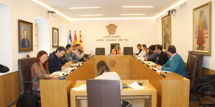 Constitución de la comisión. Foto: Ayuntamiento de Santa Eulària