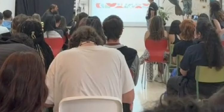 Uno de los talleres realizados esta semana en la Escola d'Art. Foto: Endesa