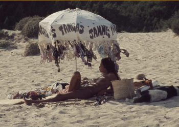 Fotografía de la cubierta del libro 'ORIOL MASPONS IBIZA'. Crédito Idea y Oriol Maspons