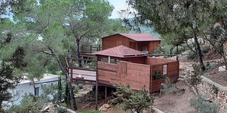 Casita ilegal en alquiler ubicada en el Parque Natural de ses Salines sobre la que consta una orden de derribo.