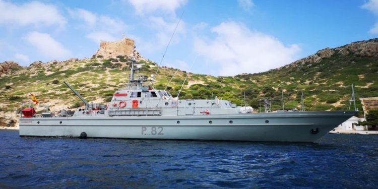 El 'Formentor' en la isla de Cabrera. Foto Ejército Español