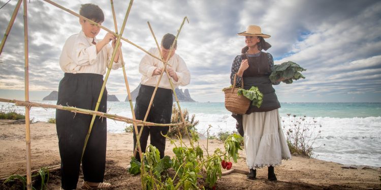 Una de las imágenes de Toni Planells de foto fija del rodaje del 'Gengant des Vedrà i altres rondaies'.