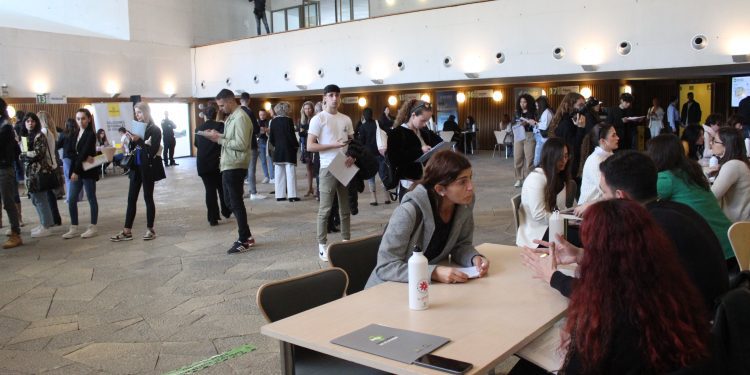 Una imagen de la feria de empleo Santa Eulpària Se n'Ocupa.