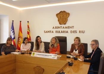Presentación del nuevo servicio de Salud Mental, esta mañana en el Ayuntamiento de Santa Eulària.