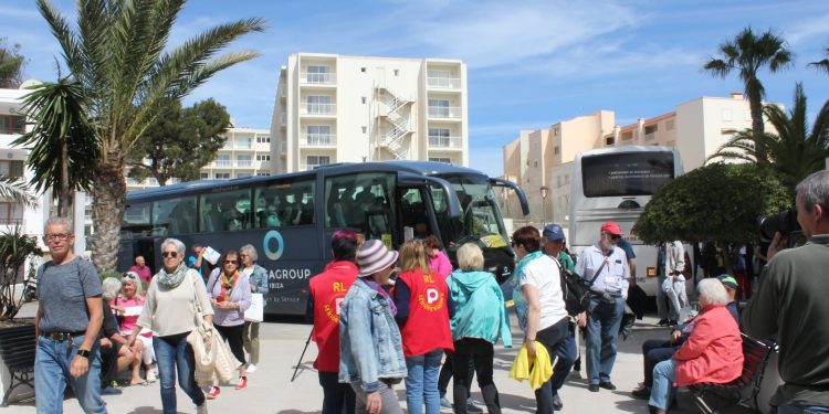 Turistas en Santa Eulària