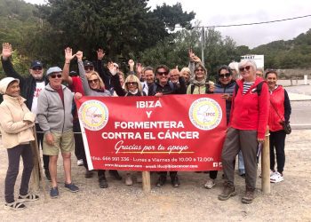 Imagen de la última caminata por ses Salines. Foto: IFCC