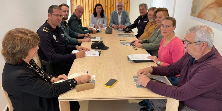 Los asistentes a la reunión de la Junta Local de Seguridad. Foto: Ayuntamiento de Sant Josep