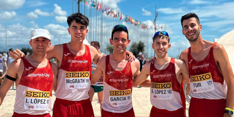 Marc Tur, a la derecha de la imagen, junto al resto de sus compañeros de selección. FOTO: RTVE.