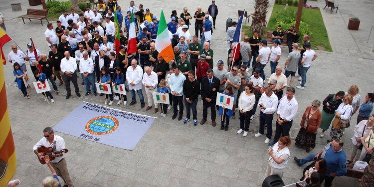 Una imagen del grupo de participantes en el Campeonato del Mundo de Embarcación Fondeada Clubes.