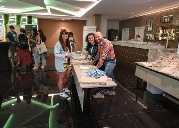 Joan Riera, en la imagen con otros participantes, es uno de los organizadores de este consolidado congreso.