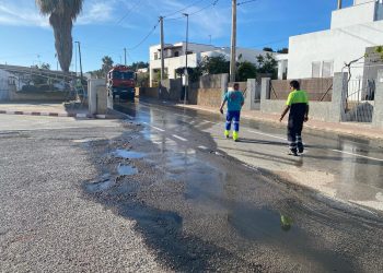 Una imagen del vertido de aguas en Can Guasch. Foto Noudiari