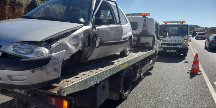 Uno de los vehículos implicados en el accidente.