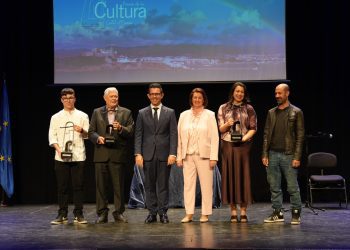 Los galardonados, con el acalde de Ibiza en el centro.