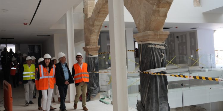 Visita al Parador de Ibiza, cuyas obras acaban este mes .