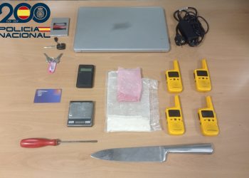 Material y drogas intervenidas por la Policía Nacional.
