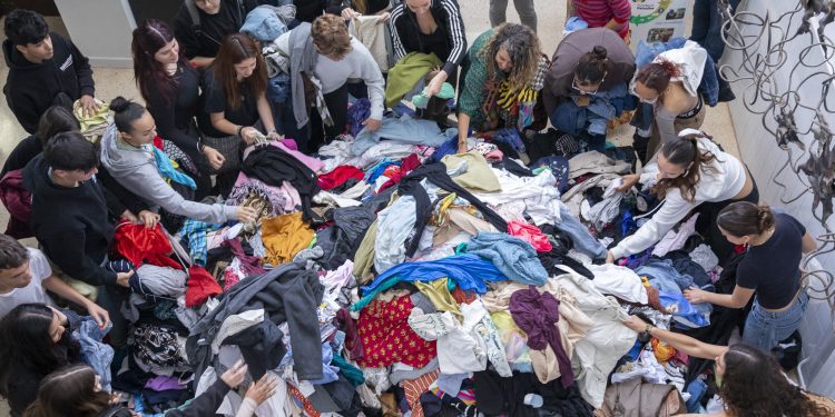 Inicio del III Maratón de Reciclaje Creativo de Ropa de Ibiza. Fotos: Consell de Ibiza