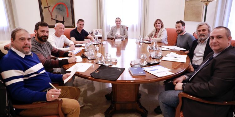 Encuentro entre Marga Prohens y los representantes de Unisep. Foto: Govern balear