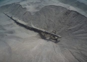 Hallazgo de un sable del siglo XVIII cerca del embarcadero de es Caló. Foto: SOS Patrimonio