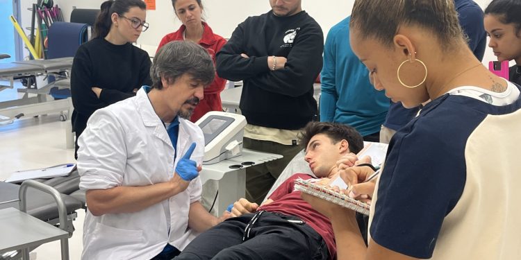 Antonio García Godino, fisioterapeuta experto en Neuromodulación.