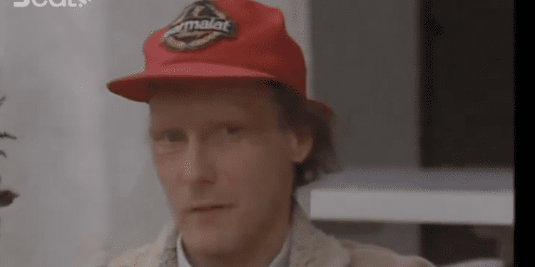 Una captura de la entrevista realizada a Niki Lauda en 1984 en Ibiza y recuperada ahora por TV3 en sus redes.