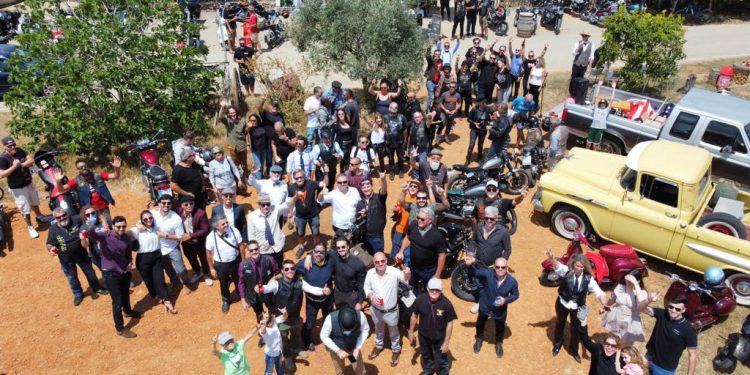 Imagen de drone de una concentración anterior de riders en Ibiza.