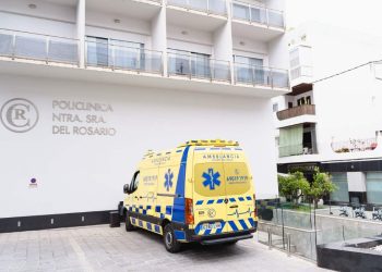 Ambulancia en la clínica Nuestra Señora del Rosario