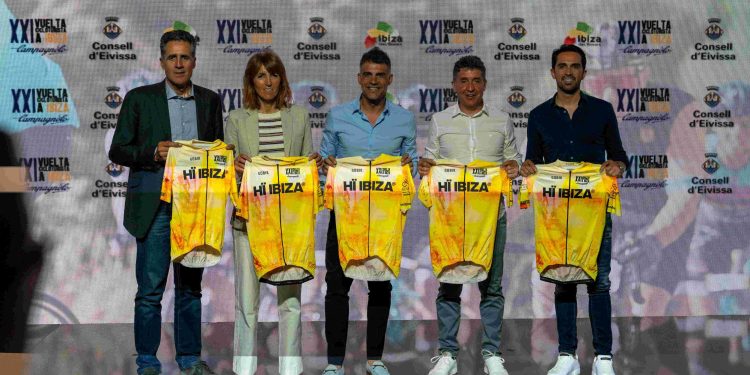 Presentación de la prueba. Foto: Vuelta Cicloturista Ibiza Campagnolo