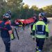 Porteo en camilla de la excursionista accidentada. Fotos Bombers d'Eivissa