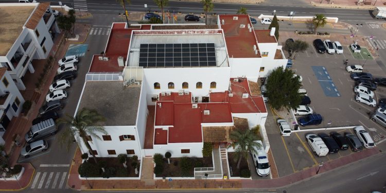 Placas solares en el Ayuntamiento de Sant Josep. Foto: Ayuntamiento de Sant Josep