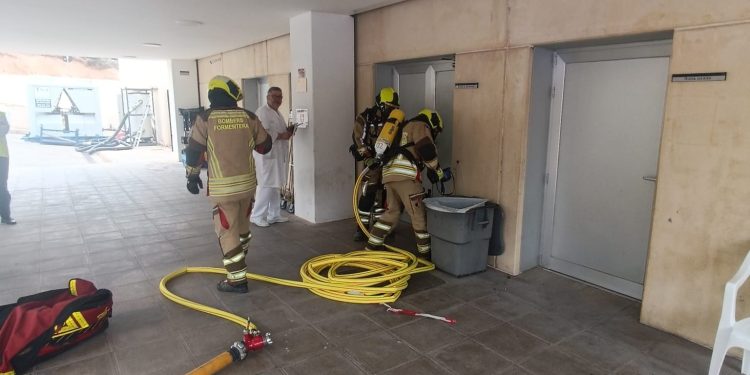 Simulacro de incendio en el Hospital de Formentera.