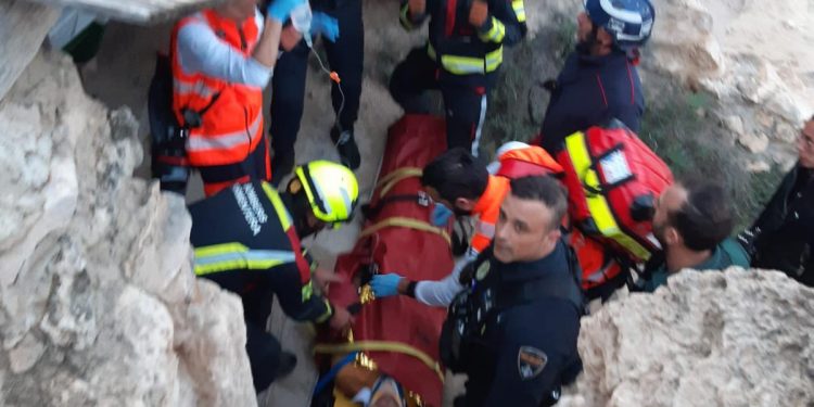Una imagen del rescate, facilitada por los Bomberos de Formentera y el Consell.