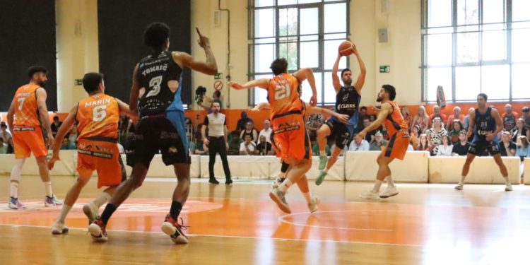 Partido de ida contra el Morón en el que el CB Sant Antoni perdió.