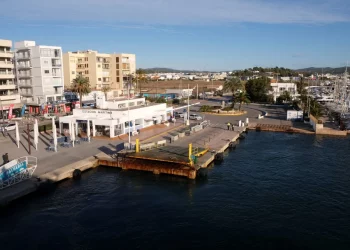 Estación de las barcas de Formentera en el puerto de Ibiza.