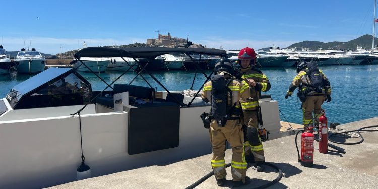 Imagen de la intervención. Foto: Bombers d'Eivissa