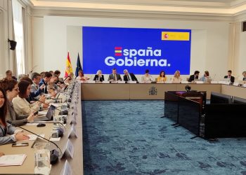 A la izquierda, la consellera Marta Vidal durante la Conferencia Sectorial de Vivienda. Foto: Conselleria de Vivienda